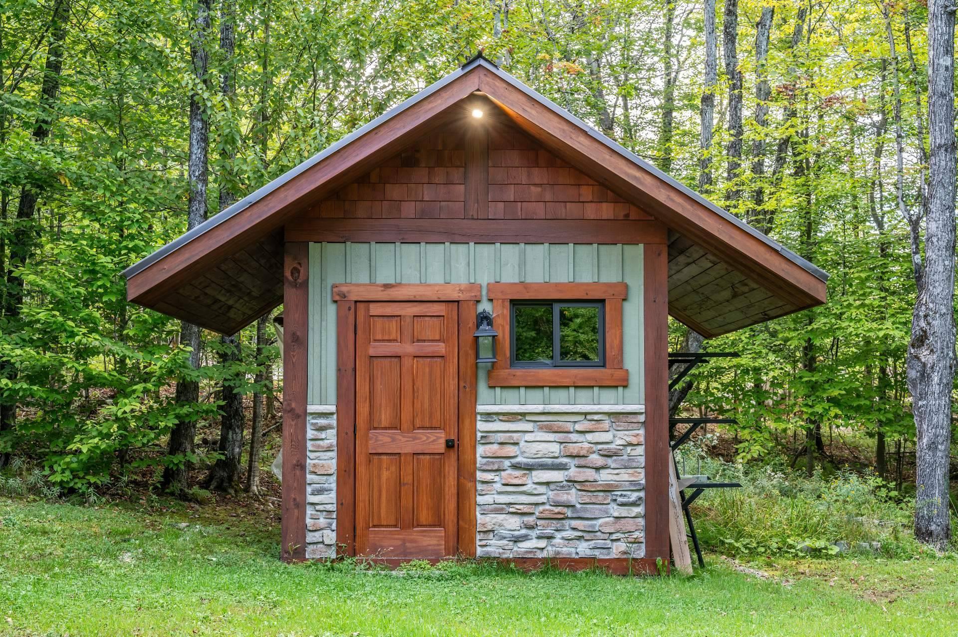 









75


Ch. Marc-Aurèle-Fortin

,
Mont-Tremblant,




QC
J8E3N1

