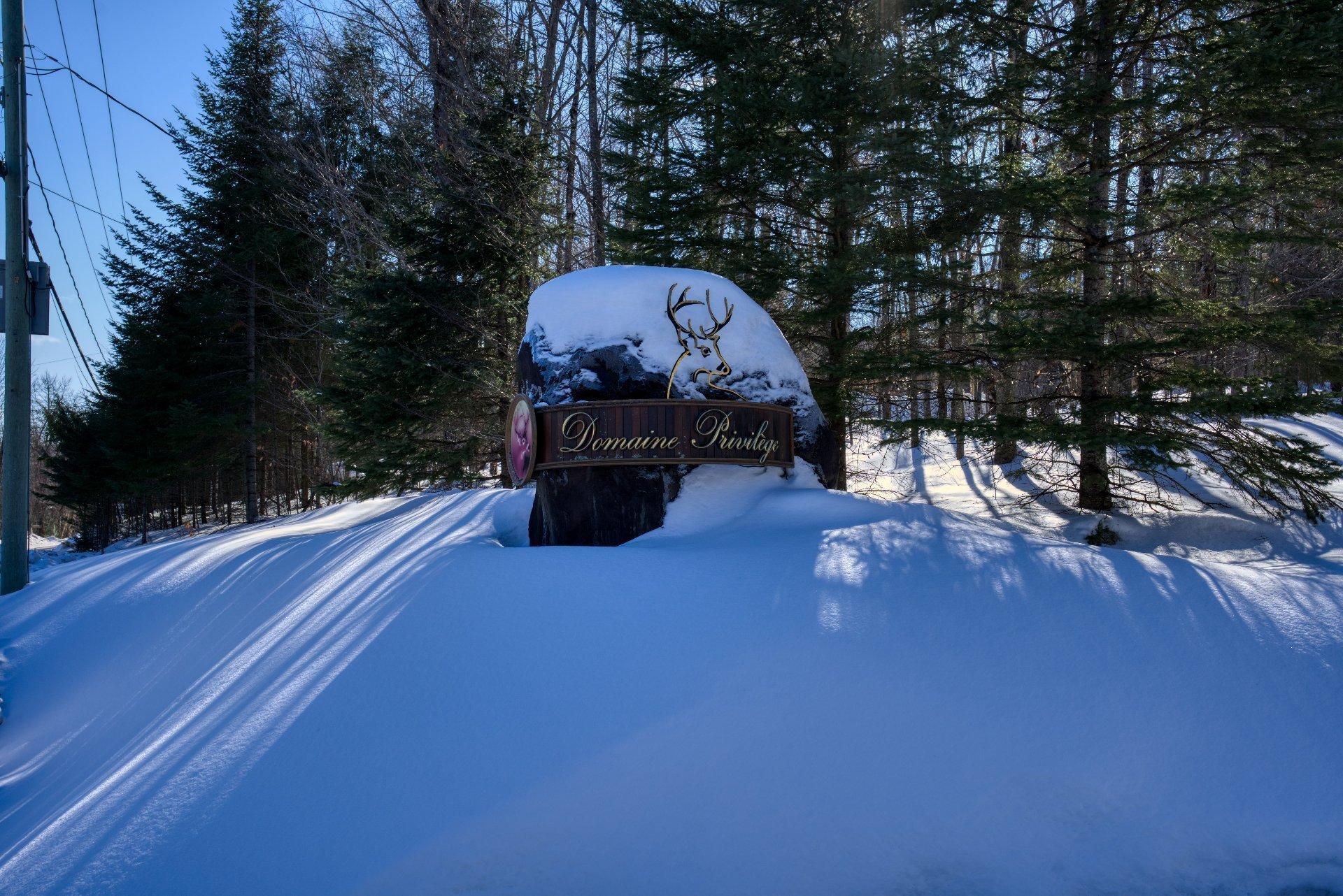 









75


Ch. Marc-Aurèle-Fortin

,
Mont-Tremblant,




QC
J8E3N1

