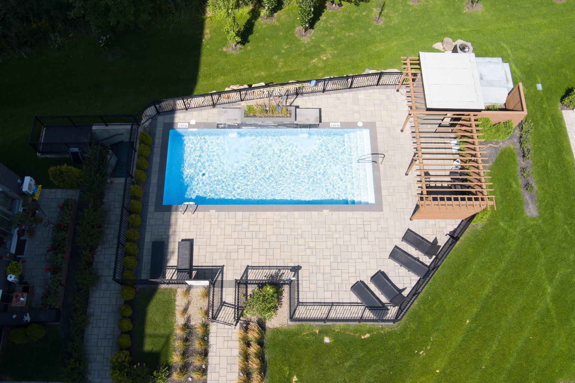 









1935


Ch. du Fer-à-Cheval

, 212,
Sainte-Julie,




QC
J4N0J6


