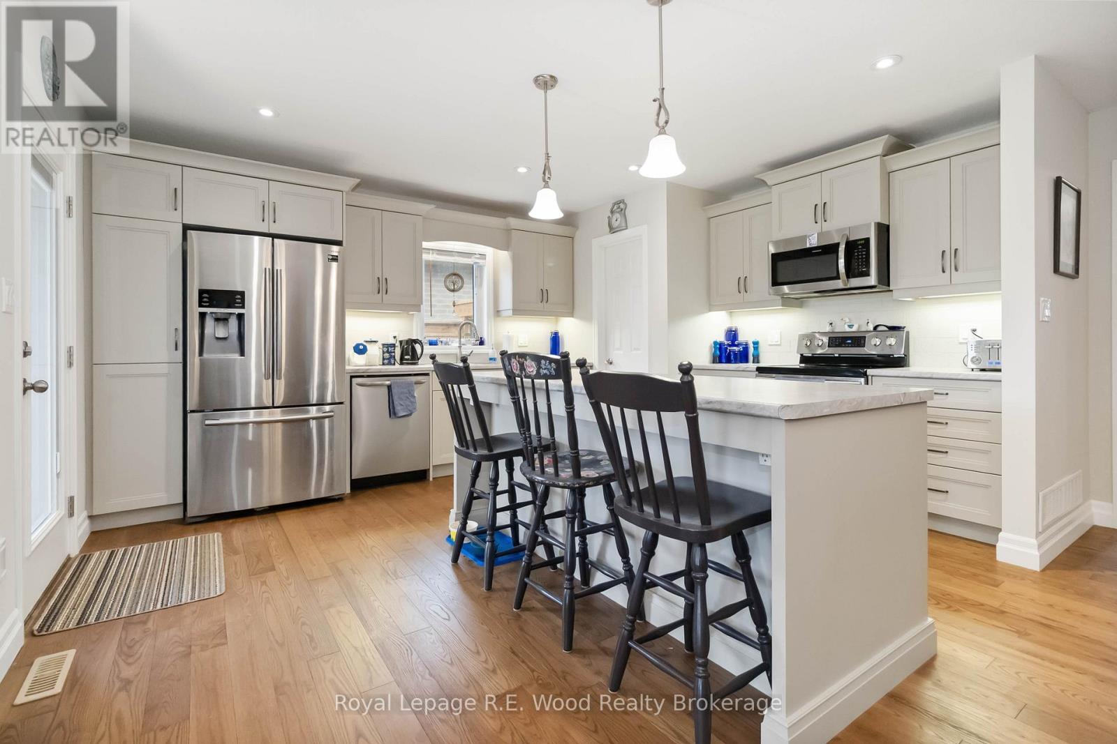 












301 WILSON AVENUE

,
Tillsonburg,




Ontario
N4G0H3

