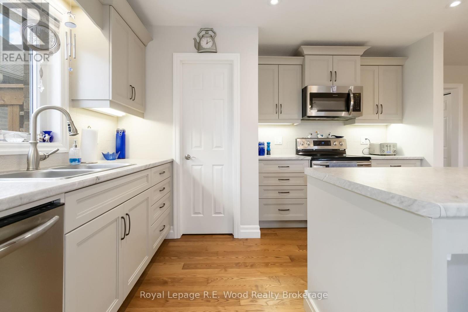 












301 WILSON AVENUE

,
Tillsonburg,




Ontario
N4G0H3

