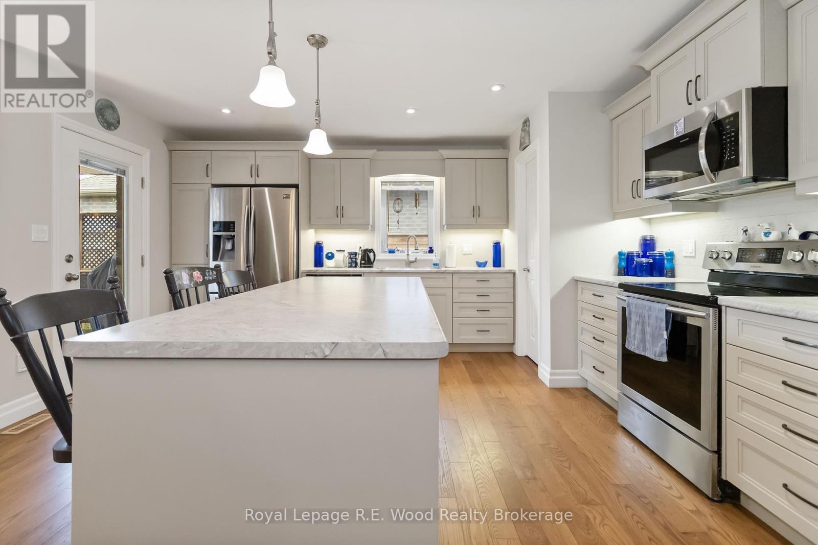












301 WILSON AVENUE

,
Tillsonburg,




Ontario
N4G0H3

