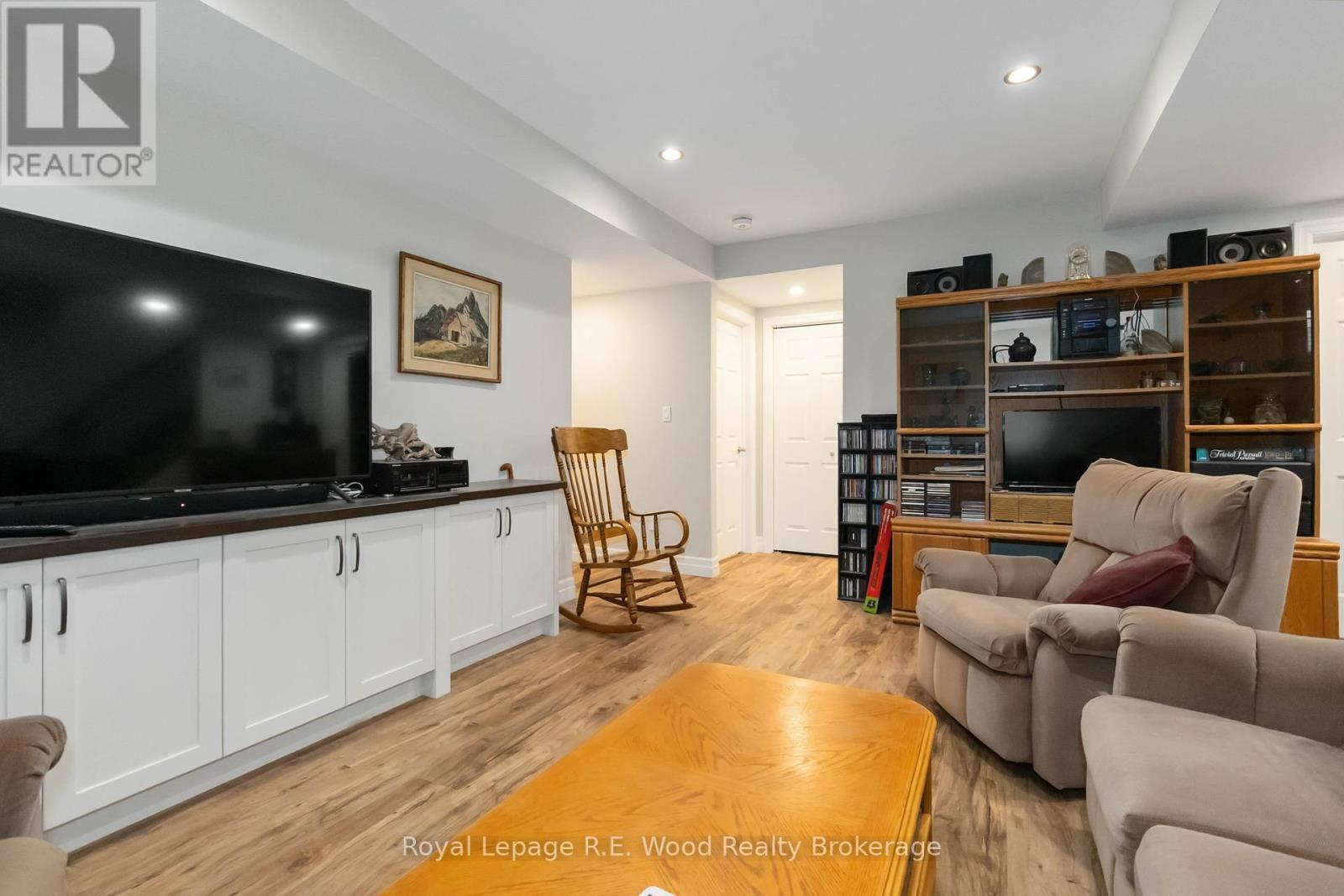 












301 WILSON AVENUE

,
Tillsonburg,




Ontario
N4G0H3

