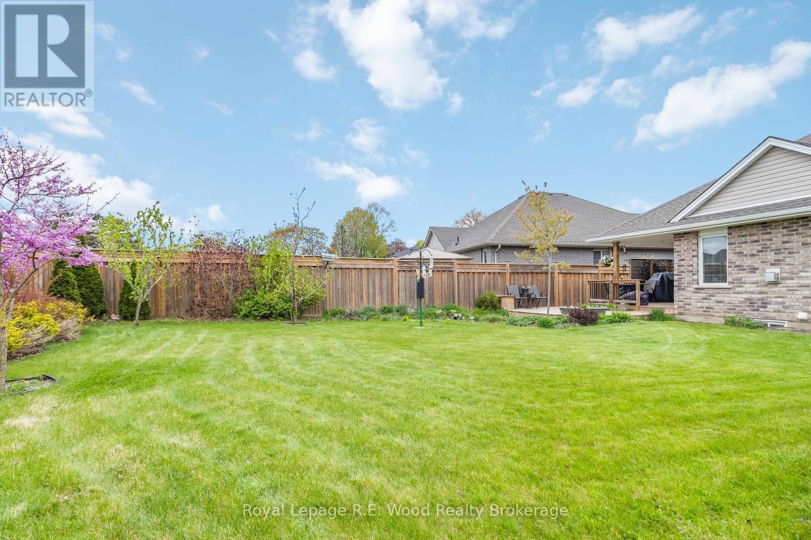 












301 WILSON AVENUE

,
Tillsonburg,




Ontario
N4G0H3

