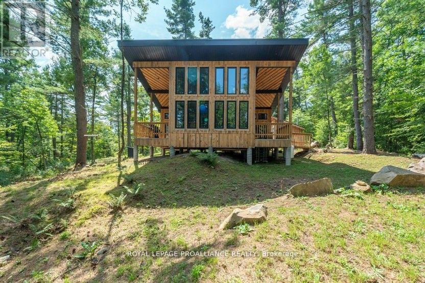 












1812 NORWAY-LAKE LANE

,
North Frontenac (Frontenac North),




Ontario
K0H2M0

