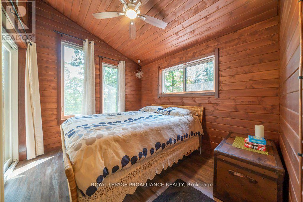 












1812 NORWAY-LAKE LANE

,
North Frontenac (Frontenac North),




Ontario
K0H2M0

