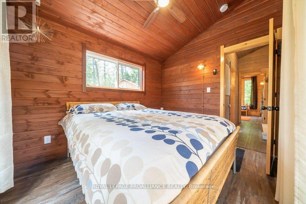 












1812 NORWAY-LAKE LANE

,
North Frontenac (Frontenac North),




Ontario
K0H2M0

