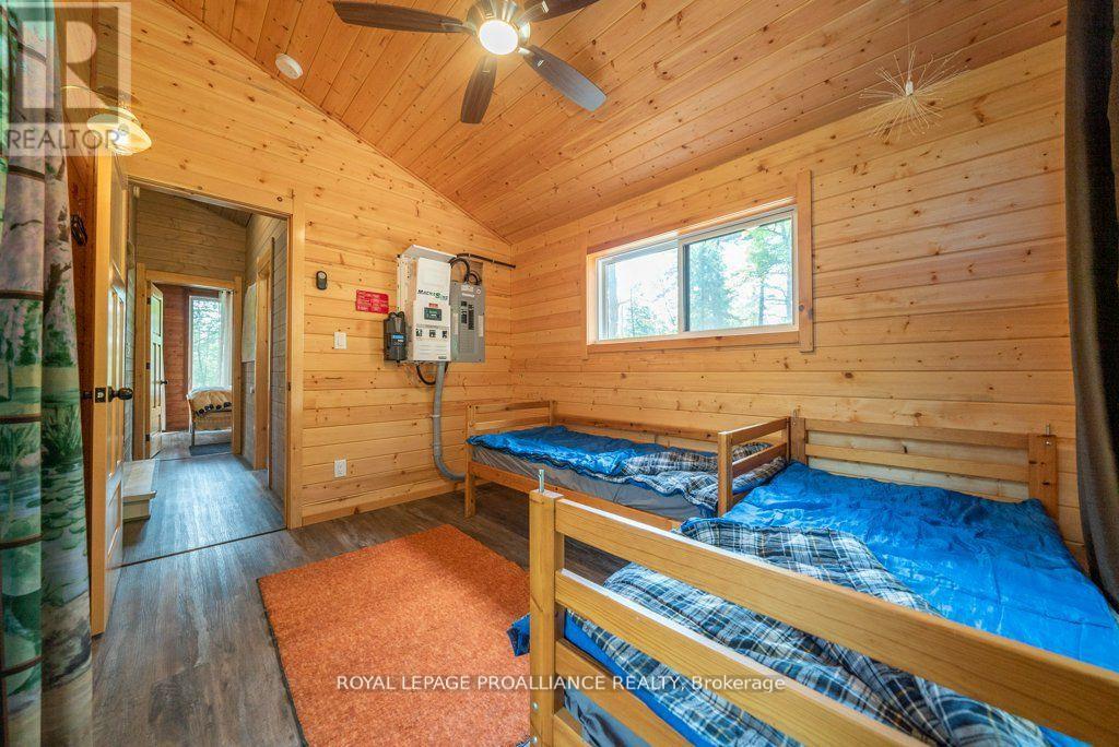 












1812 NORWAY-LAKE LANE

,
North Frontenac (Frontenac North),




Ontario
K0H2M0

