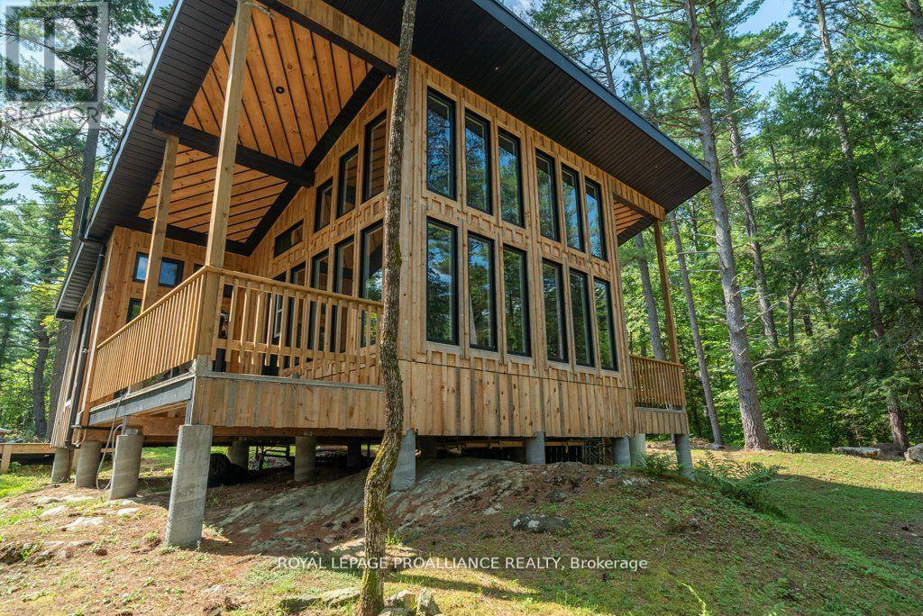 












1812 NORWAY-LAKE LANE

,
North Frontenac (Frontenac North),




Ontario
K0H2M0

