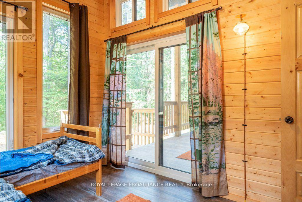












1812 NORWAY-LAKE LANE

,
North Frontenac (Frontenac North),




Ontario
K0H2M0


