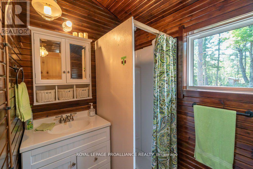 












1812 NORWAY-LAKE LANE

,
North Frontenac (Frontenac North),




Ontario
K0H2M0

