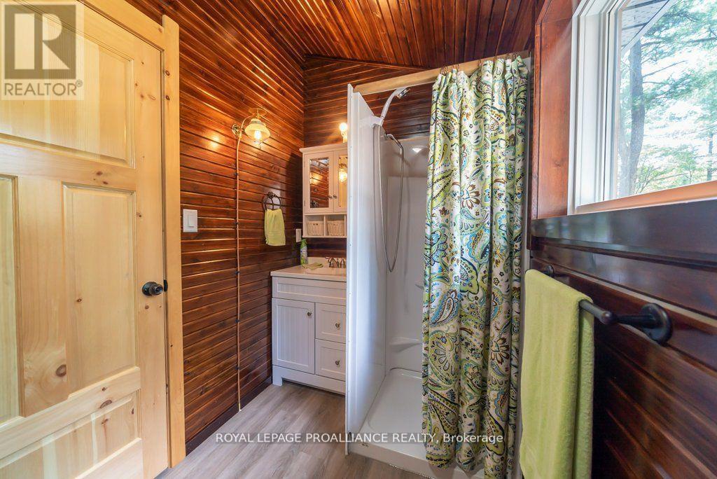 












1812 NORWAY-LAKE LANE

,
North Frontenac (Frontenac North),




Ontario
K0H2M0

