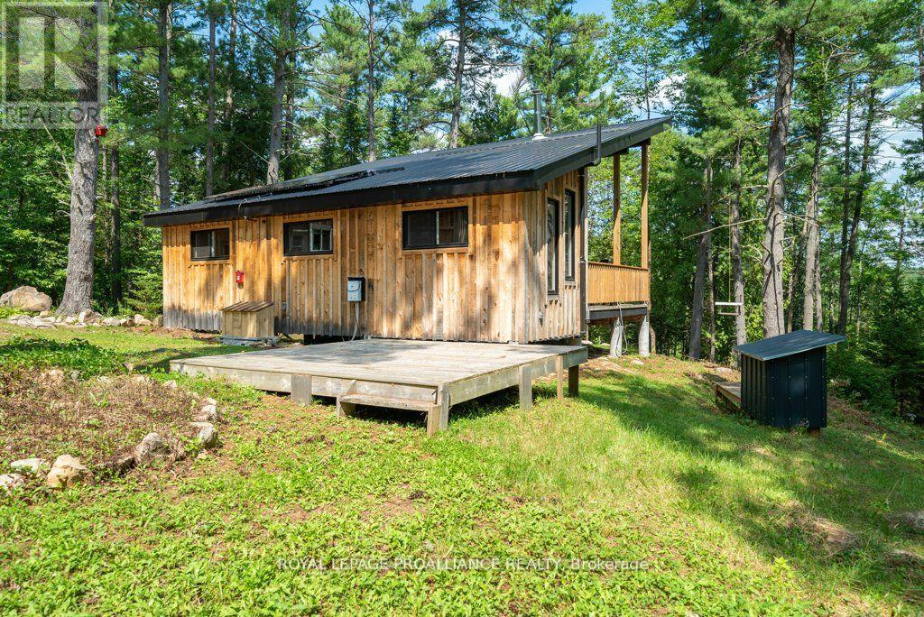 












1812 NORWAY-LAKE LANE

,
North Frontenac (Frontenac North),




Ontario
K0H2M0

