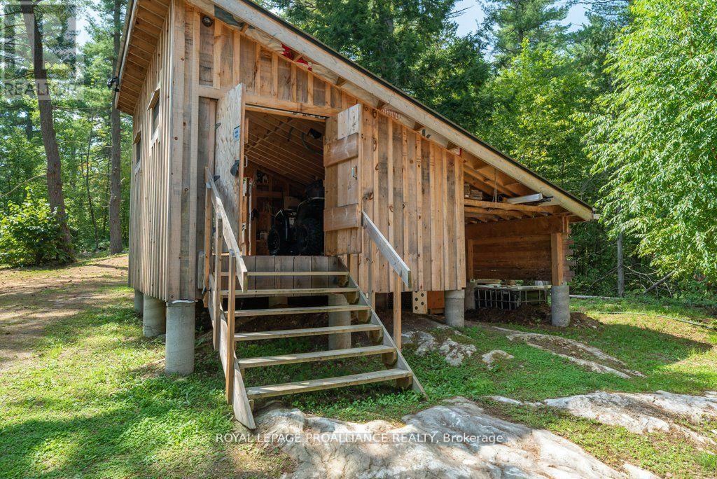 












1812 NORWAY-LAKE LANE

,
North Frontenac (Frontenac North),




Ontario
K0H2M0

