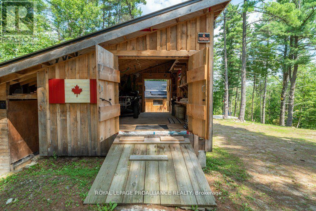 












1812 NORWAY-LAKE LANE

,
North Frontenac (Frontenac North),




Ontario
K0H2M0

