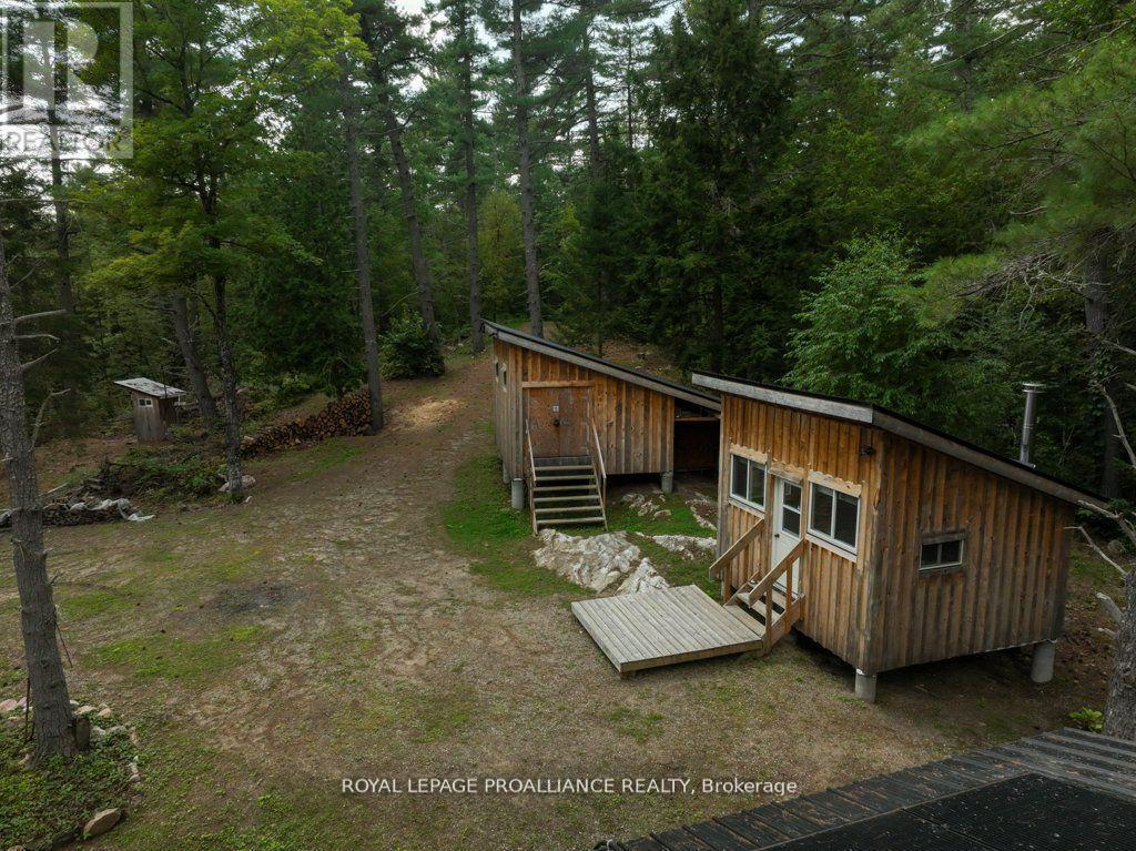 












1812 NORWAY-LAKE LANE

,
North Frontenac (Frontenac North),




Ontario
K0H2M0

