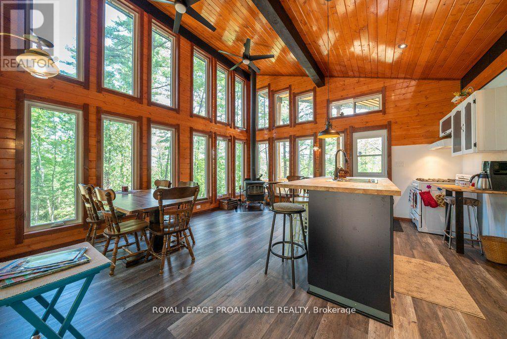 












1812 NORWAY-LAKE LANE

,
North Frontenac (Frontenac North),




Ontario
K0H2M0

