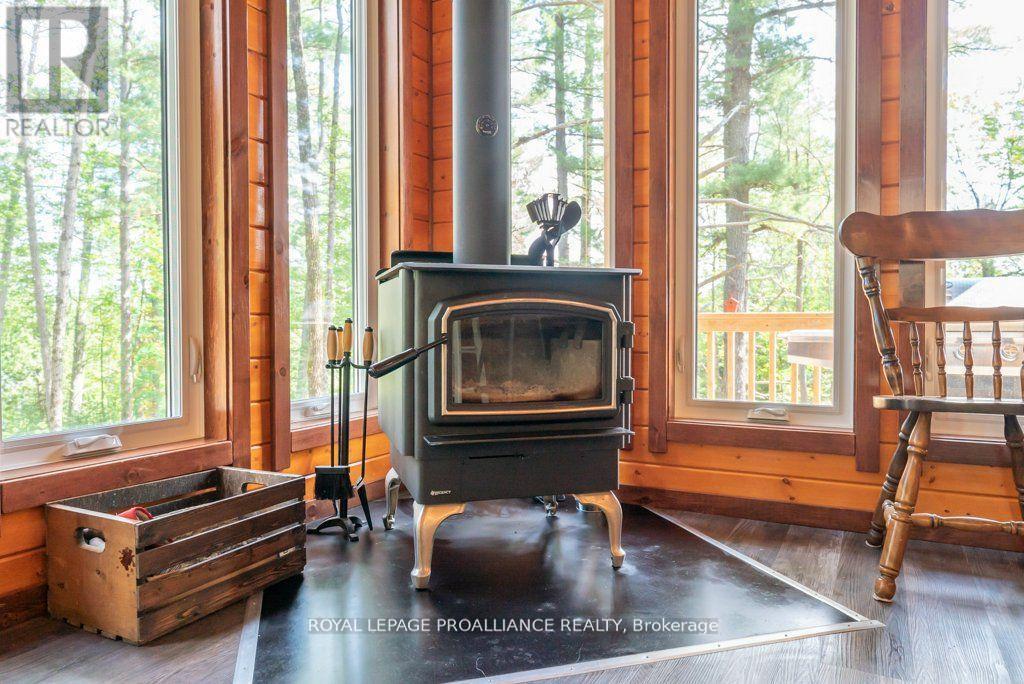 












1812 NORWAY-LAKE LANE

,
North Frontenac (Frontenac North),




Ontario
K0H2M0

