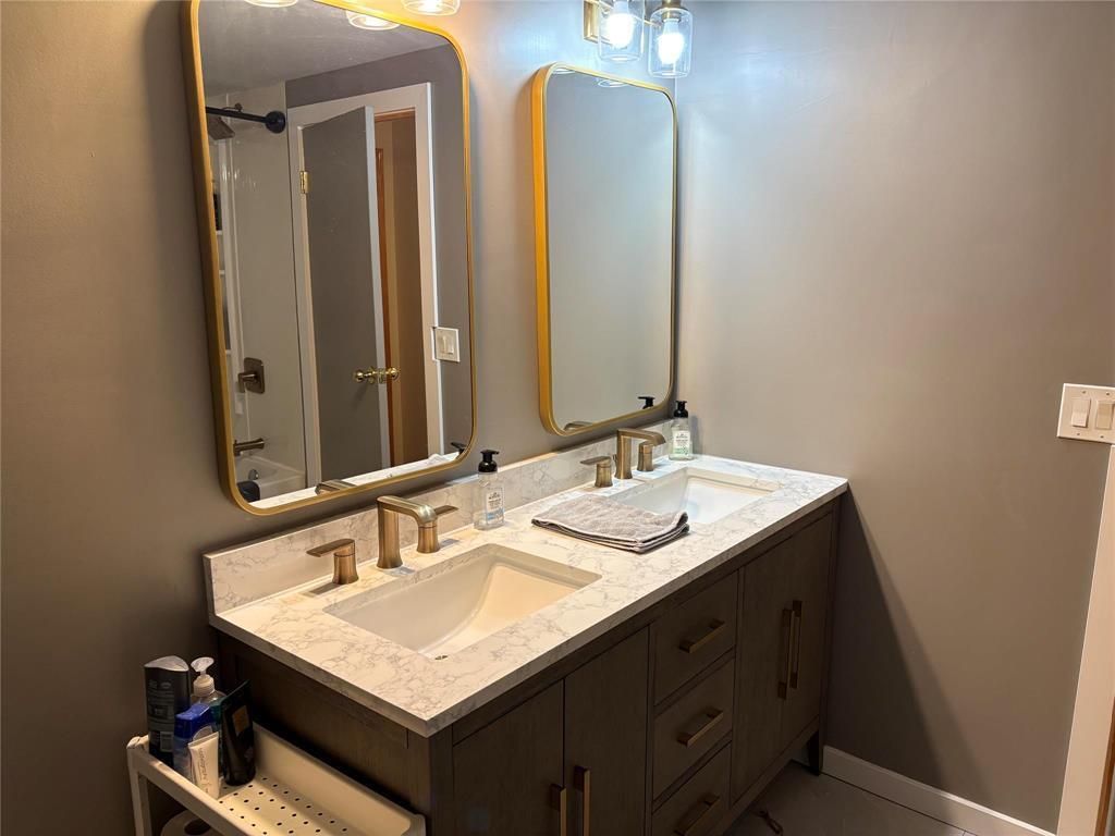 












61 5th Street NE

,
Hamiota,




Manitoba
R0M0T0

