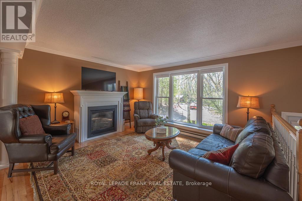












132 SUGARBUSH CRESCENT

,
Trent Lakes,




Ontario
K0L1J0

