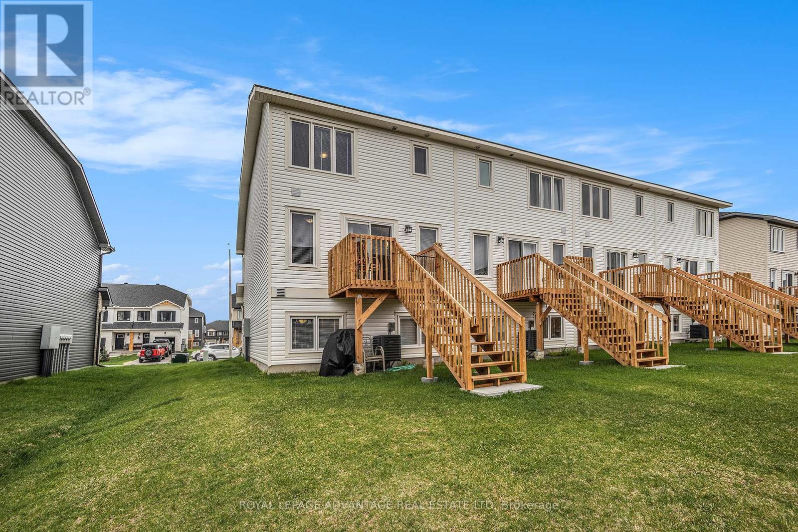 












28 MARGARET GRAHAM TERRACE

,
Smiths Falls,




Ontario
K7A0B9

