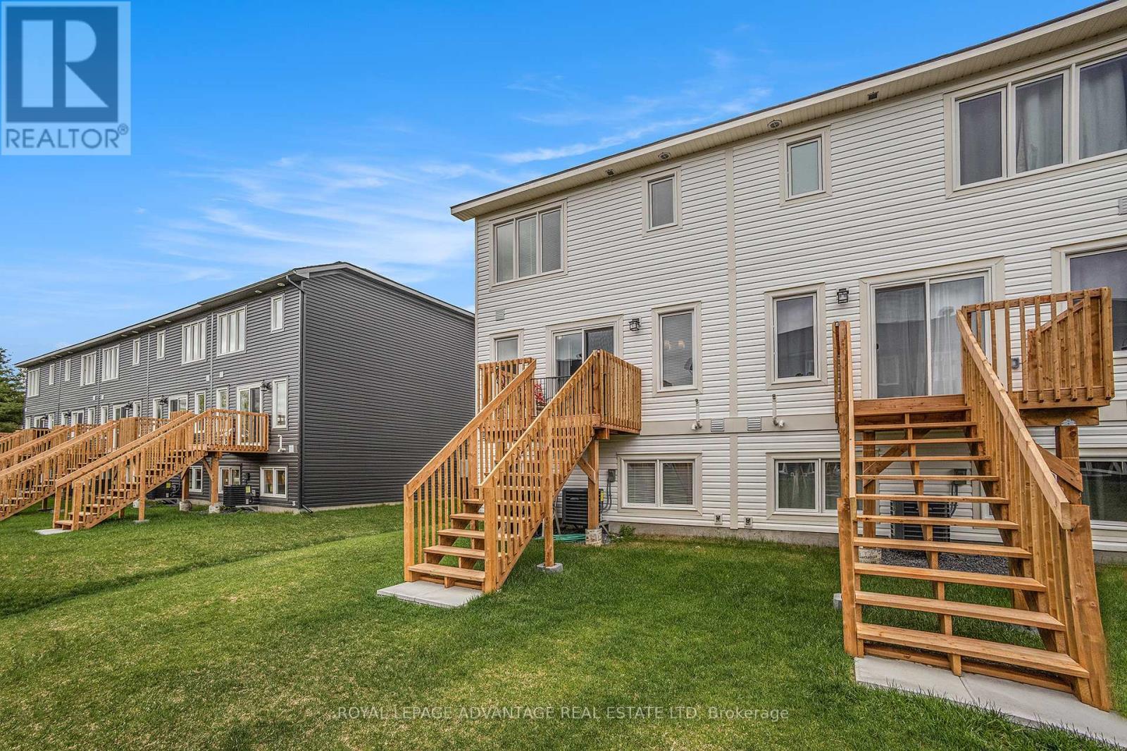 












28 MARGARET GRAHAM TERRACE

,
Smiths Falls,




Ontario
K7A0B9

