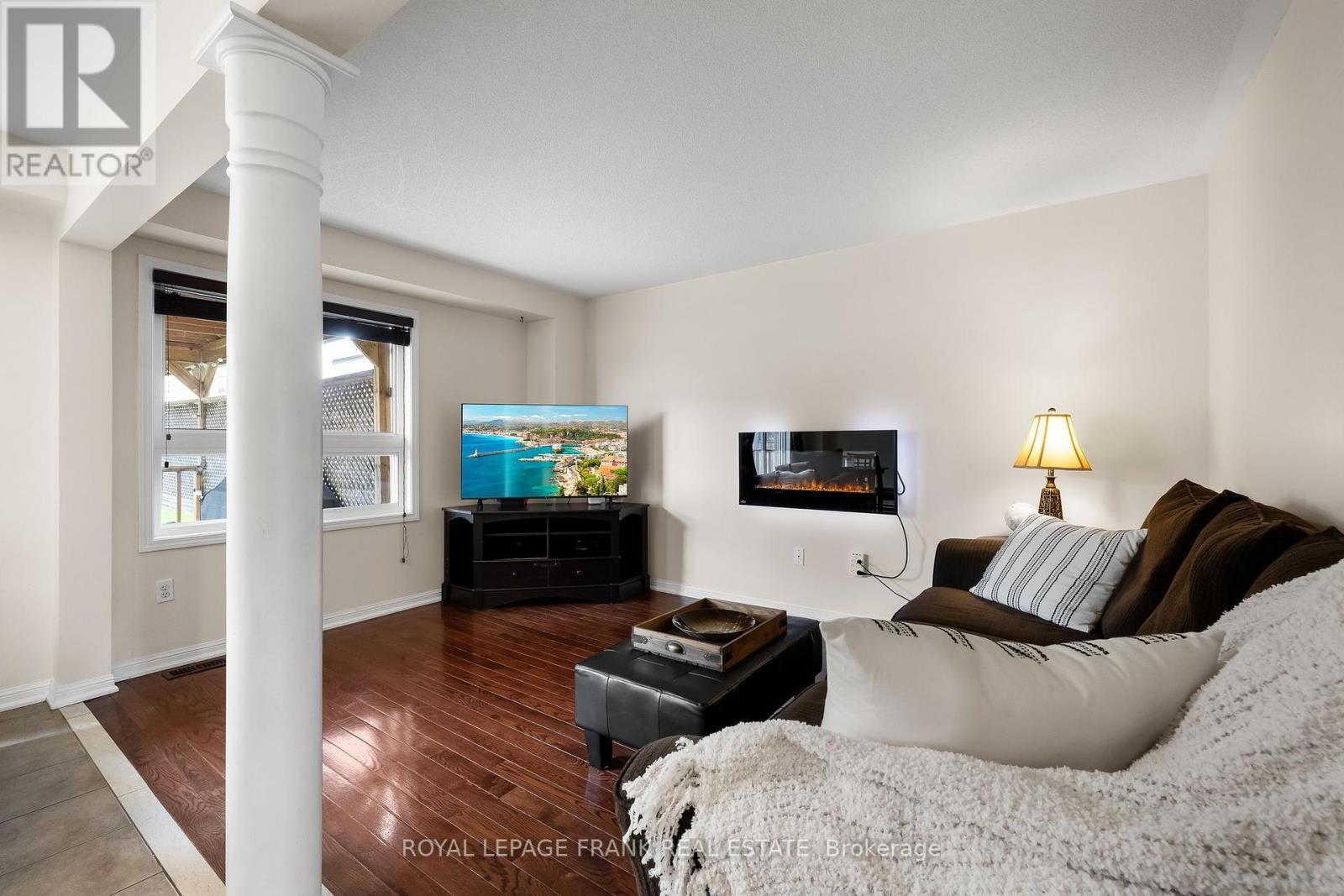 












42 CHILDS COURT

,
Clarington (Bowmanville),




Ontario
L1C5P2

