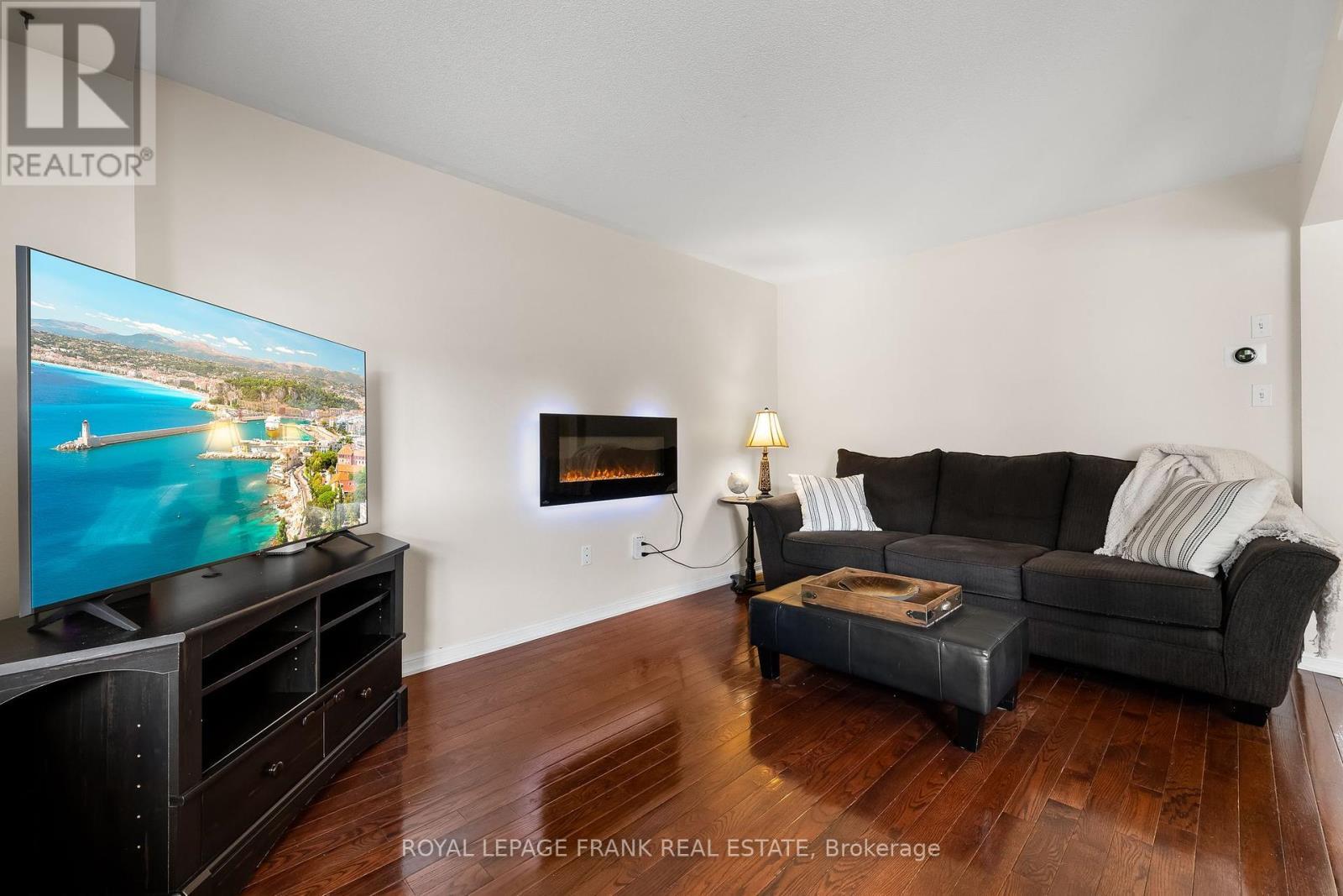 












42 CHILDS COURT

,
Clarington (Bowmanville),




Ontario
L1C5P2

