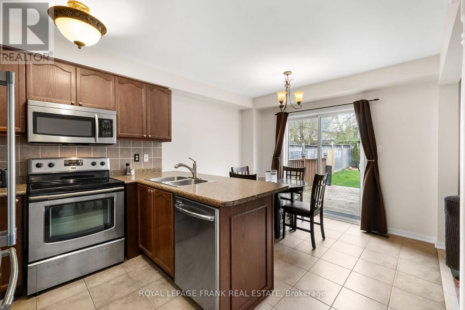 












42 CHILDS COURT

,
Clarington (Bowmanville),




Ontario
L1C5P2

