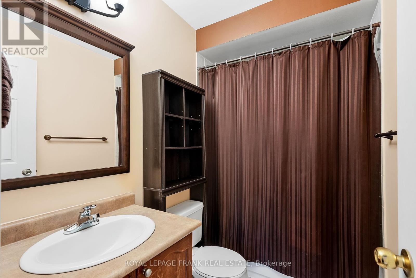 












42 CHILDS COURT

,
Clarington (Bowmanville),




Ontario
L1C5P2

