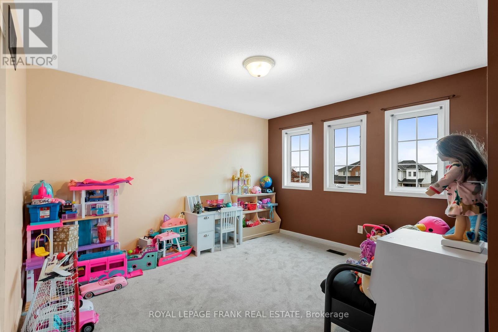 












42 CHILDS COURT

,
Clarington (Bowmanville),




Ontario
L1C5P2

