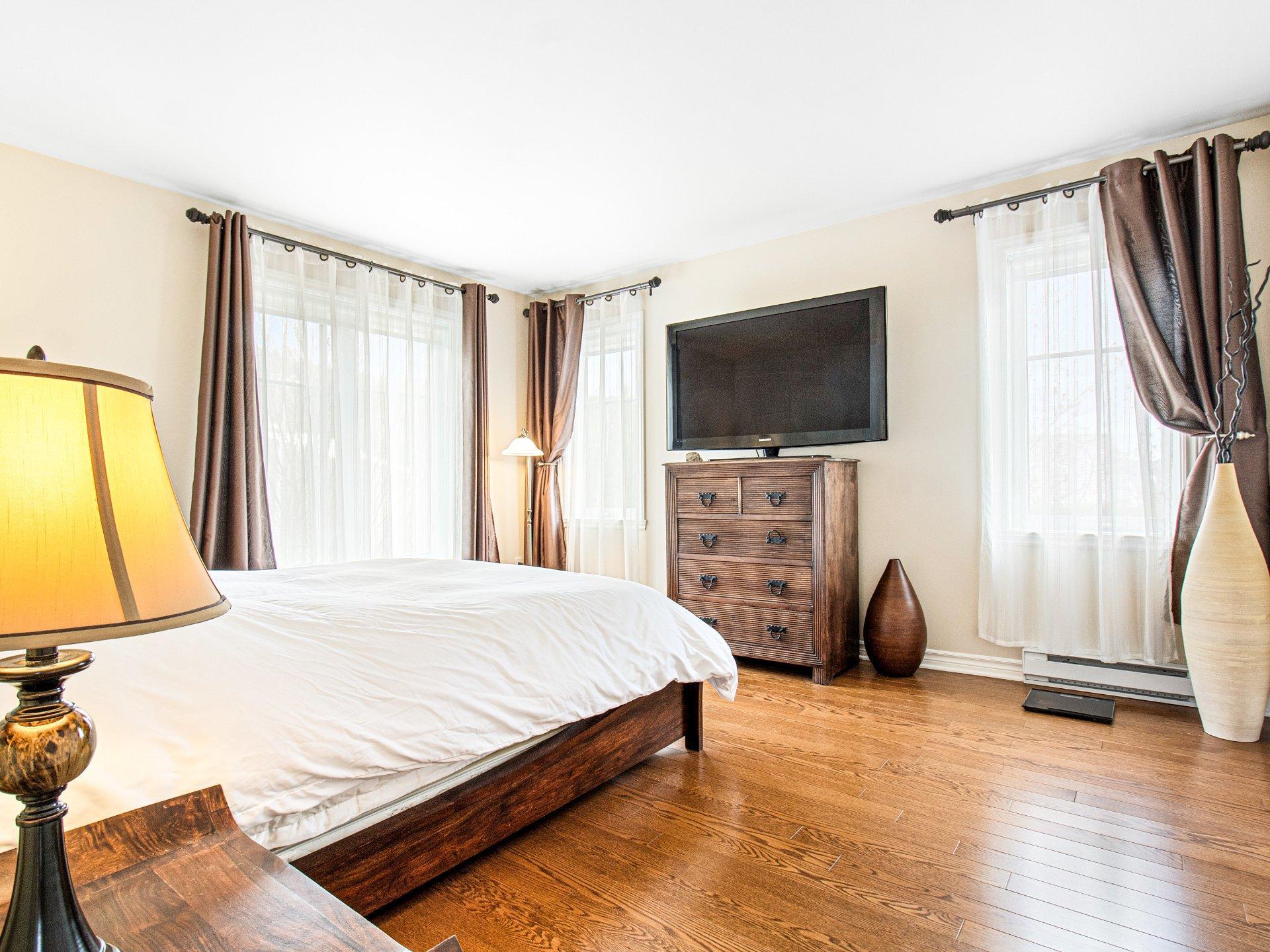 









362


Ch. Valanza

,
Piedmont,




QC
J0R1K0

