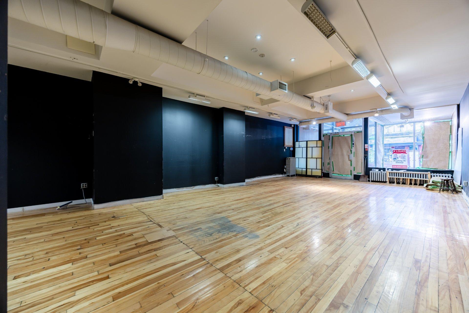 









1323


Rue Ste-Catherine E.

,
Montréal (Ville-Marie),




QC
H2L2H4

