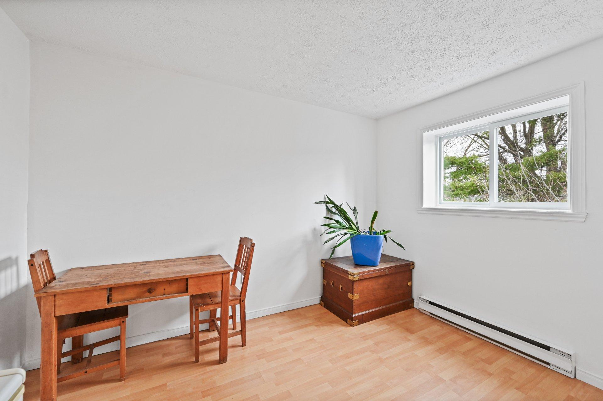 









411


Rue Dufferin

,
Granby,




QC
J2G4Y3

