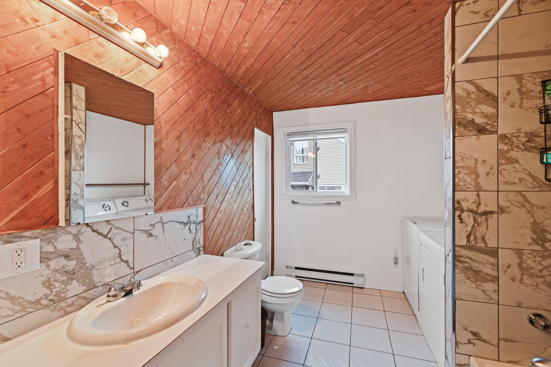 









411


Rue Dufferin

,
Granby,




QC
J2G4Y3

