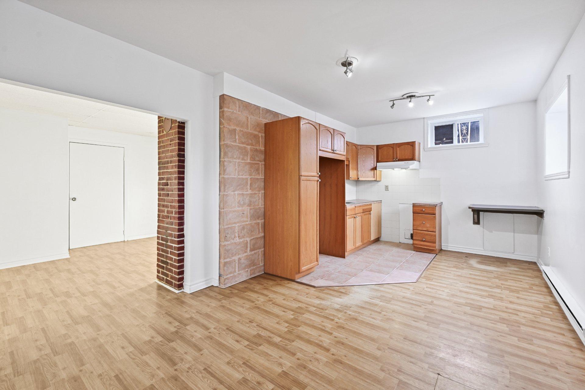 









411


Rue Dufferin

,
Granby,




QC
J2G4Y3

