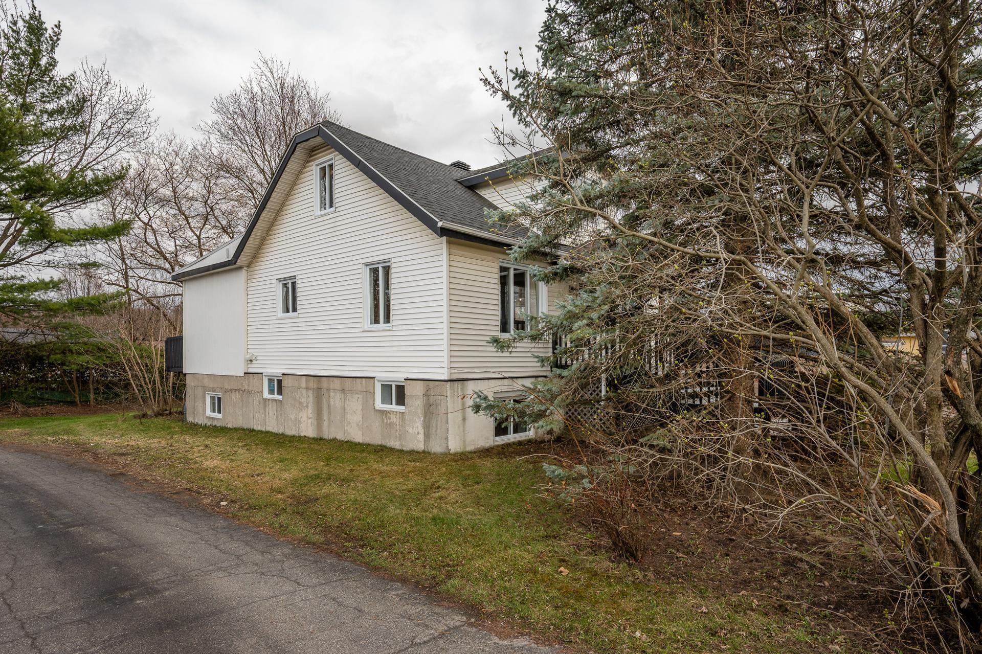 









411


Rue Dufferin

,
Granby,




QC
J2G4Y3

