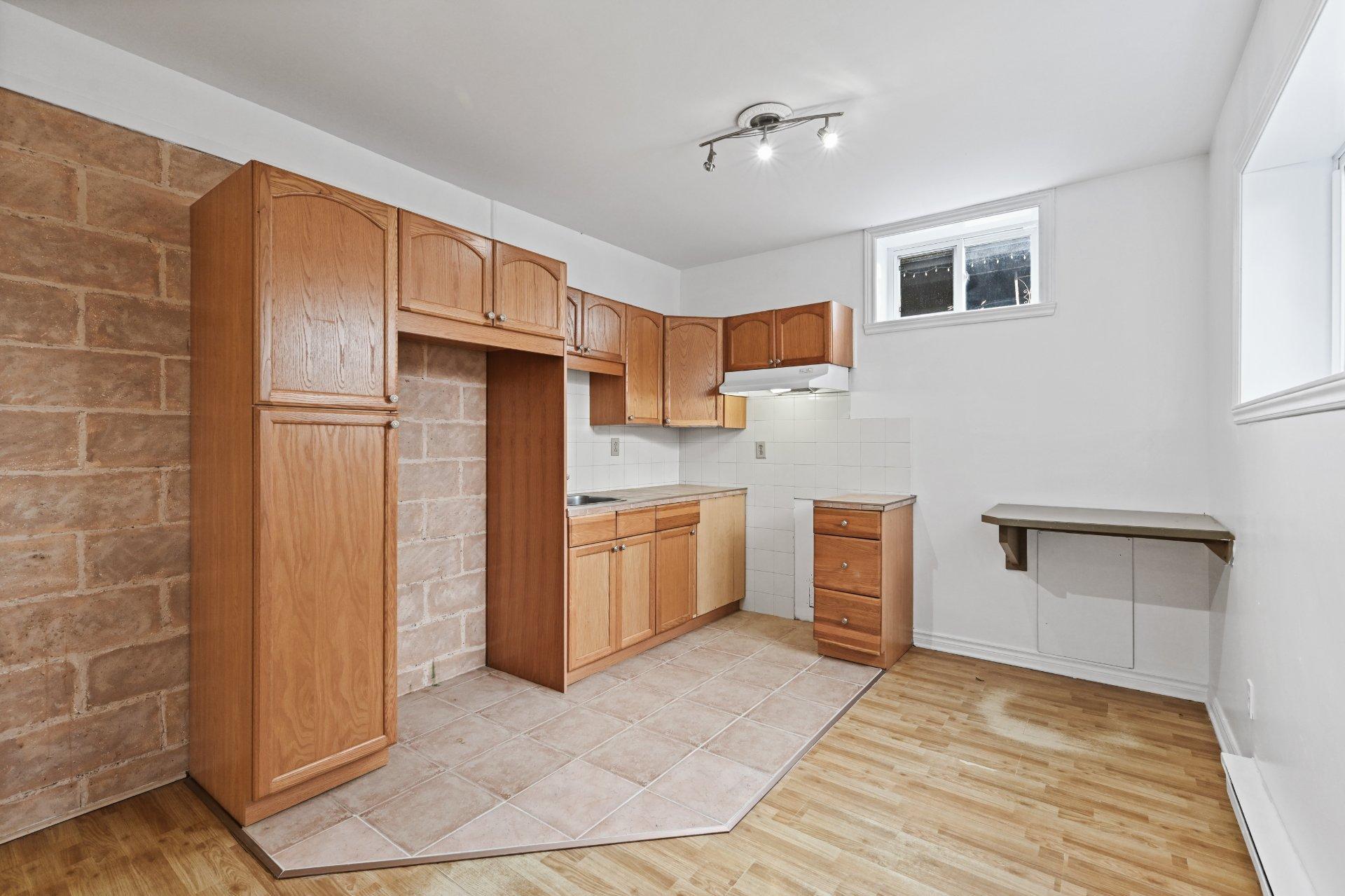 









411


Rue Dufferin

,
Granby,




QC
J2G4Y3

