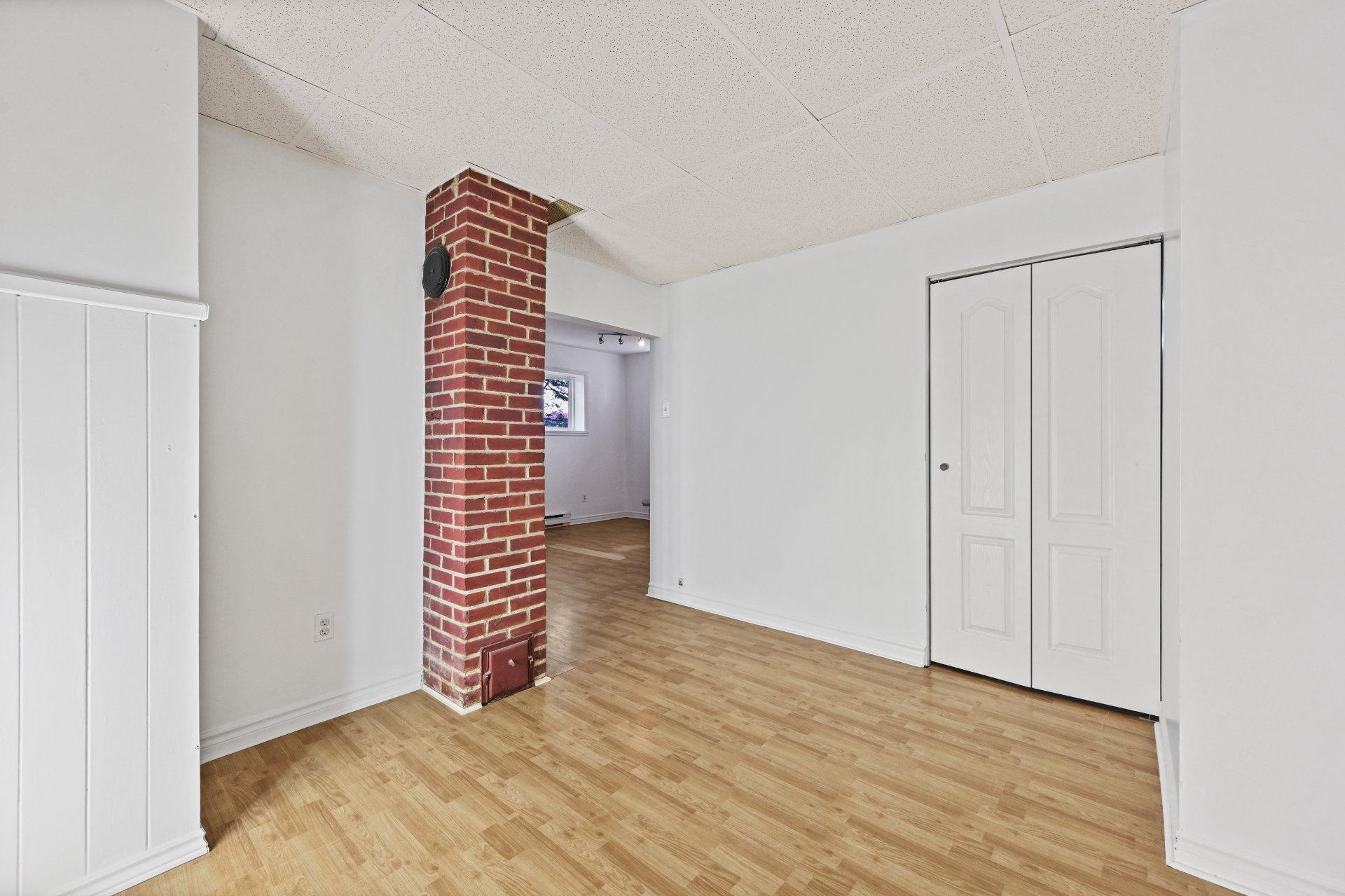 









411


Rue Dufferin

,
Granby,




QC
J2G4Y3

