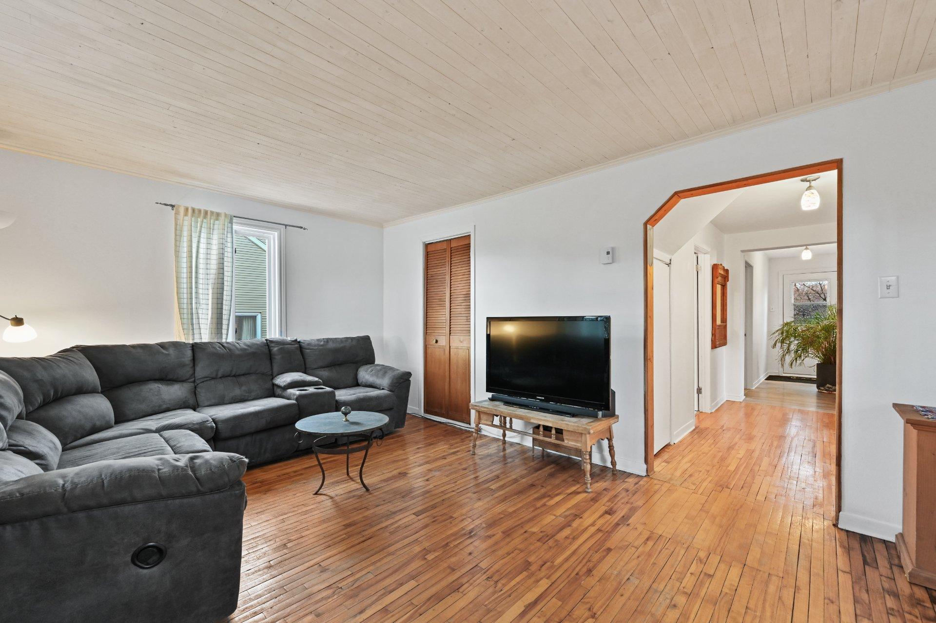 









411


Rue Dufferin

,
Granby,




QC
J2G4Y3

