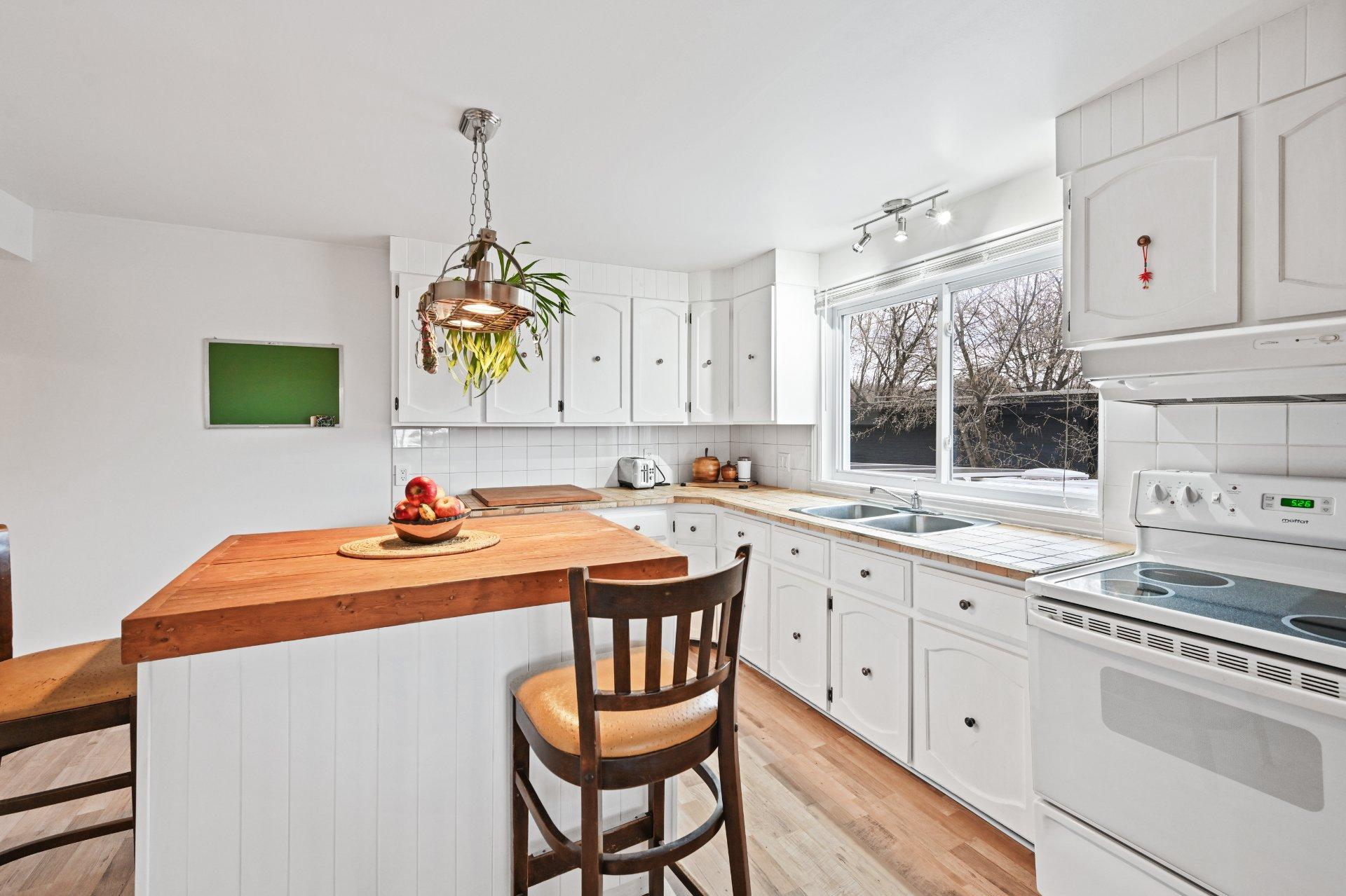 









411


Rue Dufferin

,
Granby,




QC
J2G4Y3

