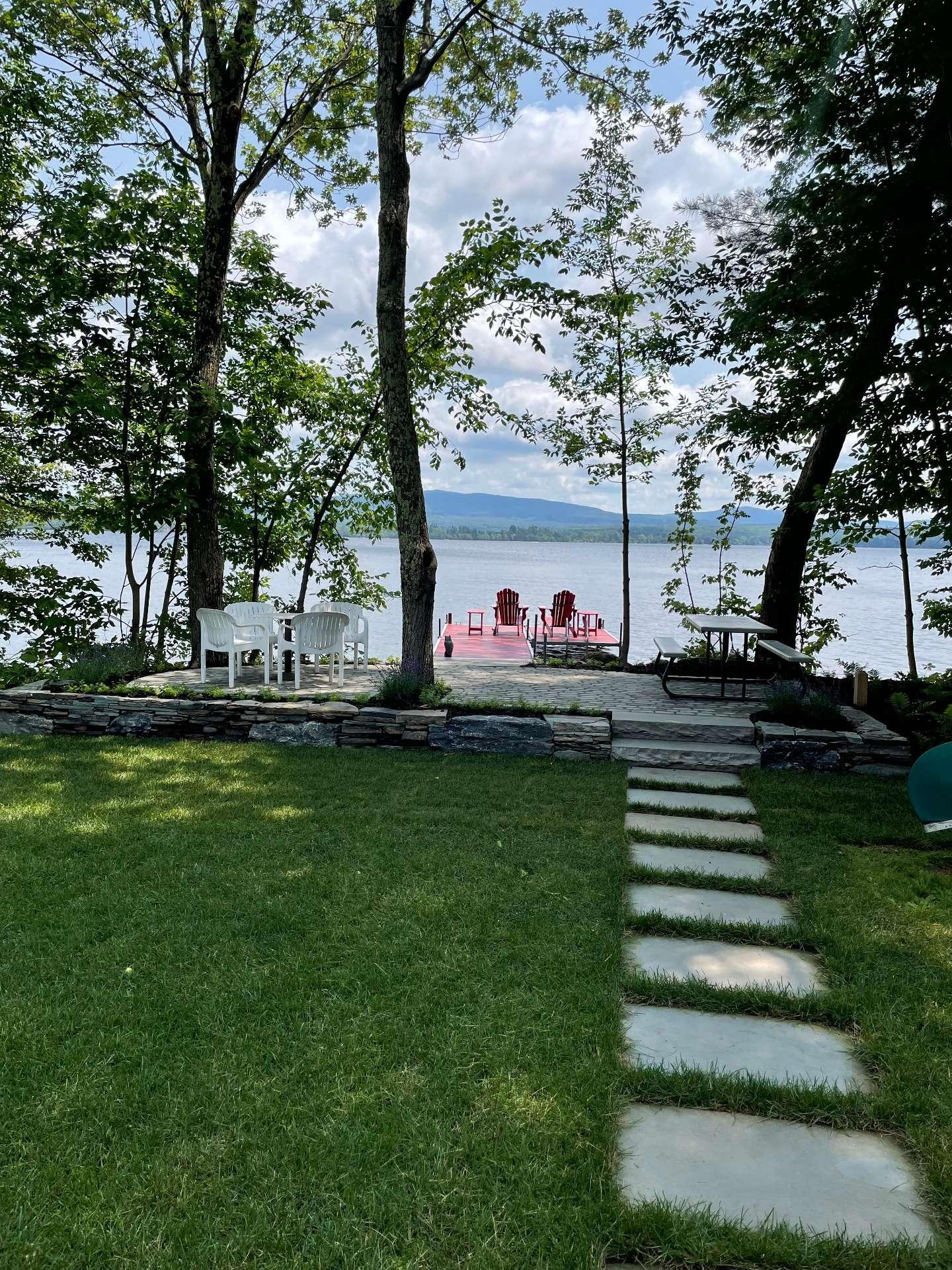 









68


Ch. de la Baie-Rock Island

,
Lac-Brome,




QC
J0E1R0


