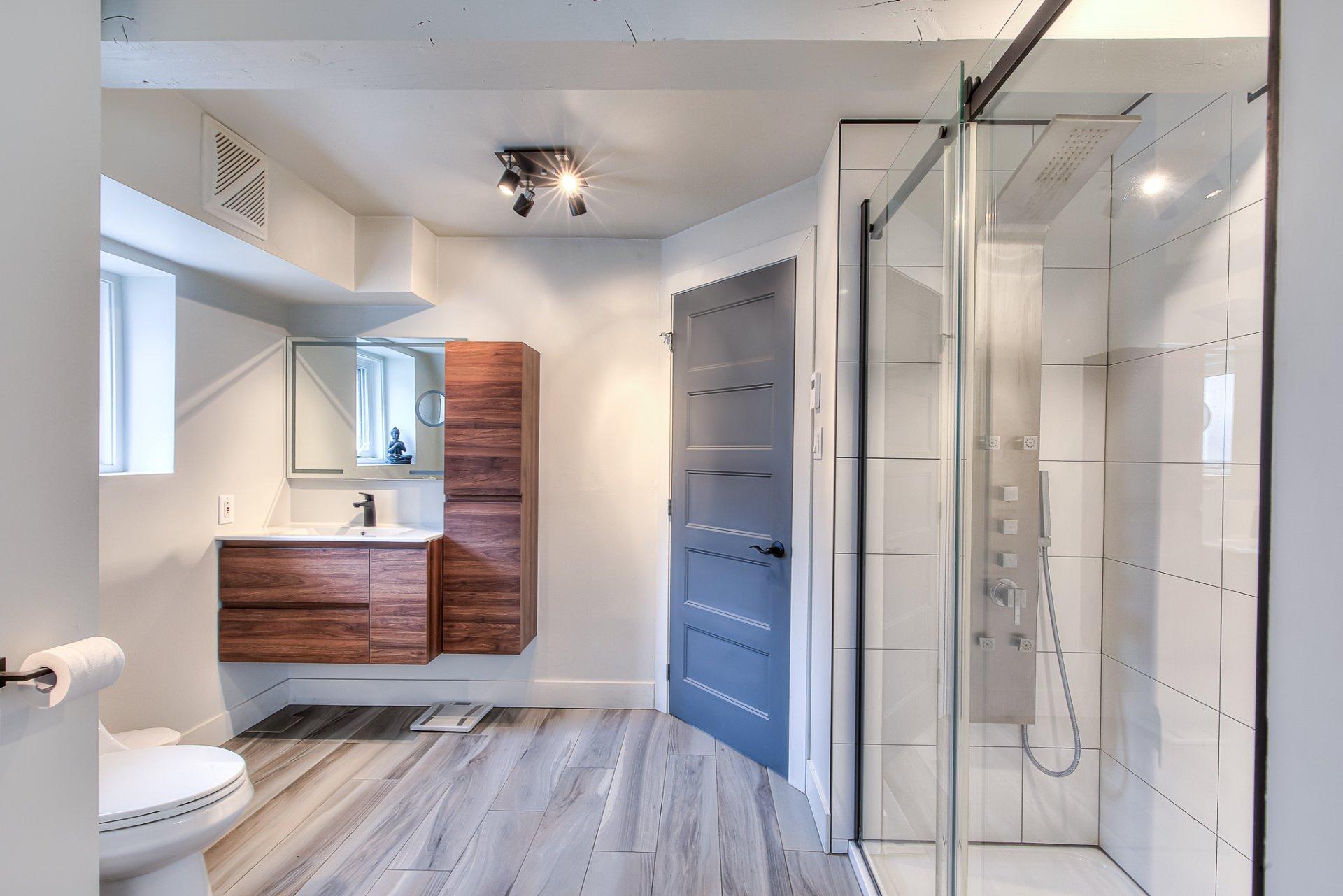 









1216


Rue St-Camille

,
Saint-Jérôme,




QC
J5L2K7

