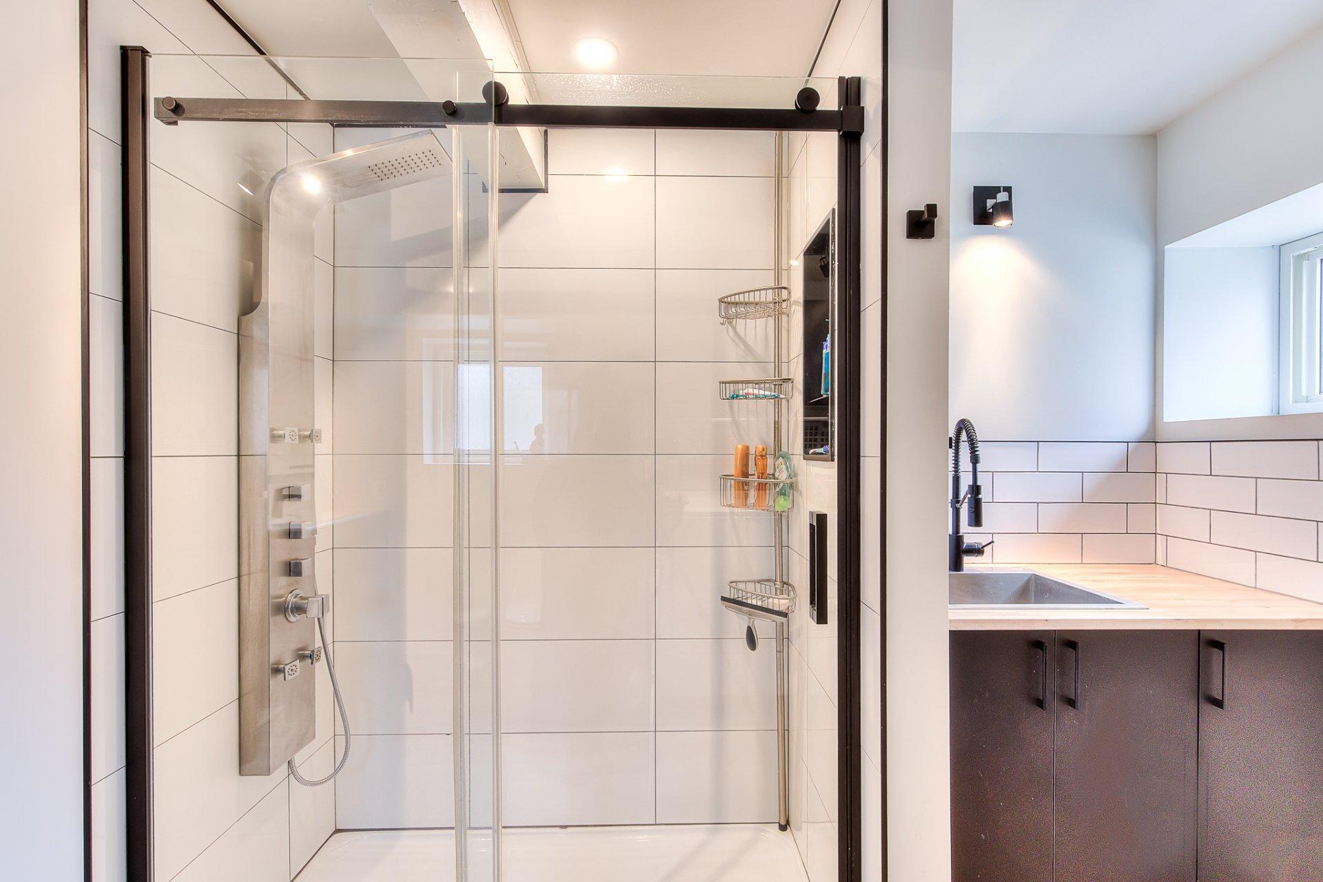 









1216


Rue St-Camille

,
Saint-Jérôme,




QC
J5L2K7

