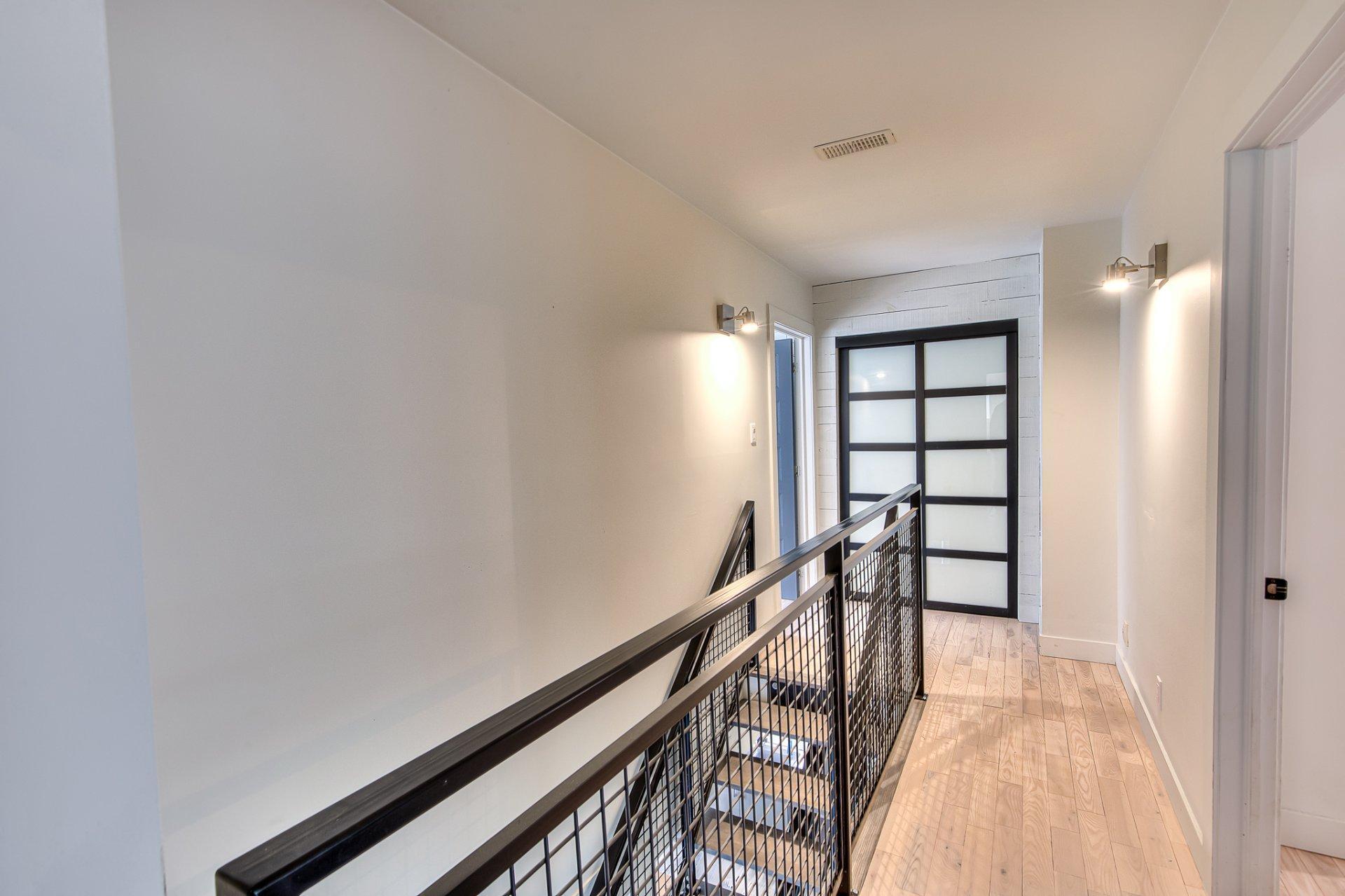 









1216


Rue St-Camille

,
Saint-Jérôme,




QC
J5L2K7


