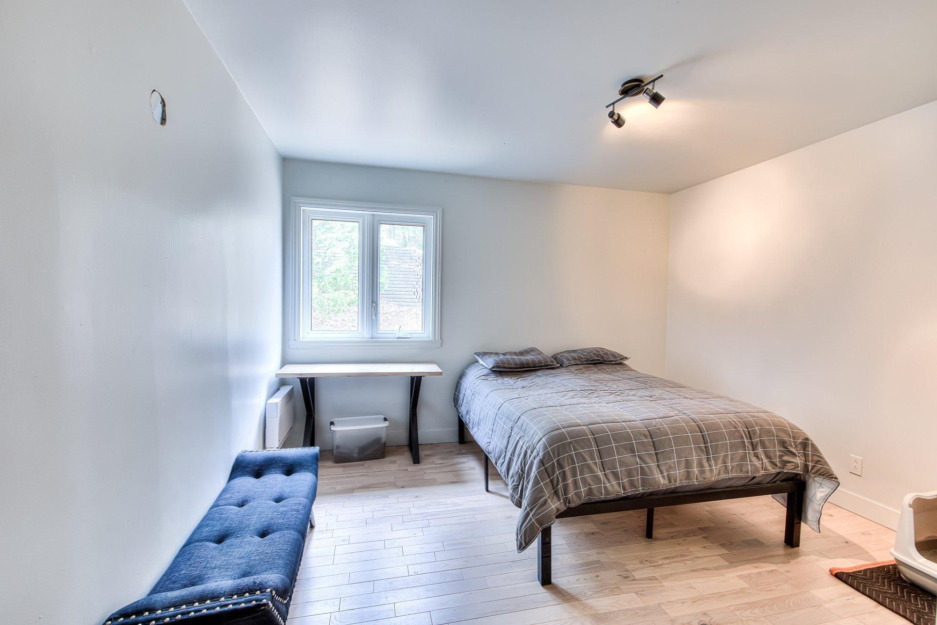 









1216


Rue St-Camille

,
Saint-Jérôme,




QC
J5L2K7

