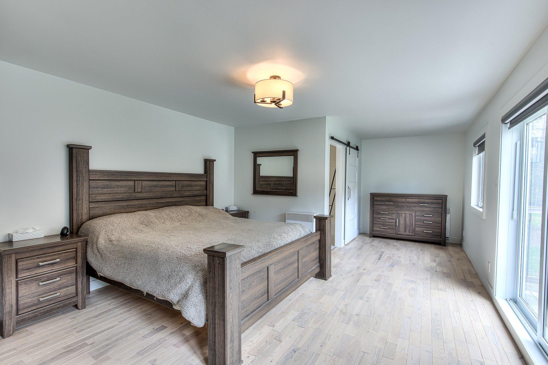 









1216


Rue St-Camille

,
Saint-Jérôme,




QC
J5L2K7

