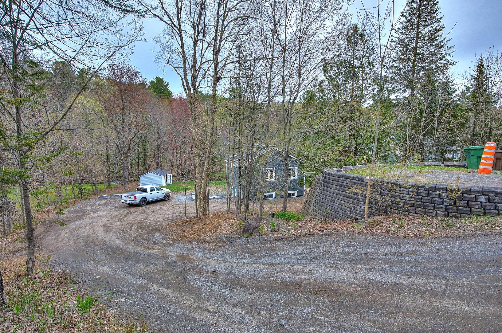 









1216


Rue St-Camille

,
Saint-Jérôme,




QC
J5L2K7

