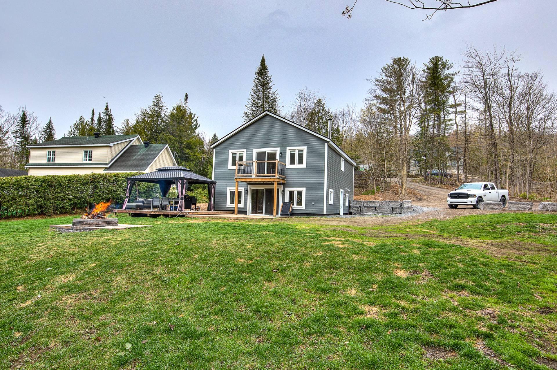 









1216


Rue St-Camille

,
Saint-Jérôme,




QC
J5L2K7

