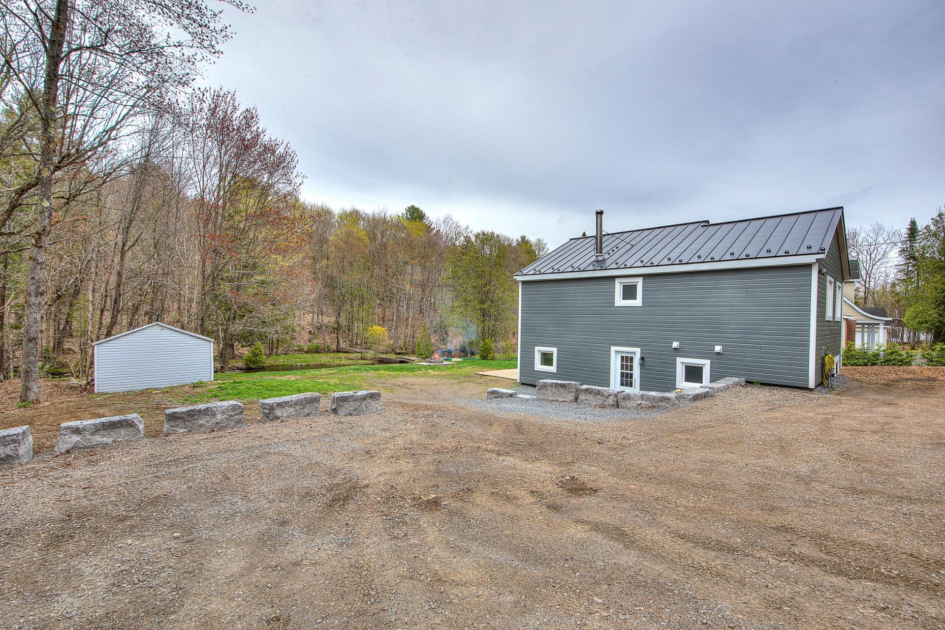 









1216


Rue St-Camille

,
Saint-Jérôme,




QC
J5L2K7

